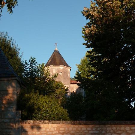 La Laiterie Du Logis Bed & Breakfast Chaniers Dış mekan fotoğraf