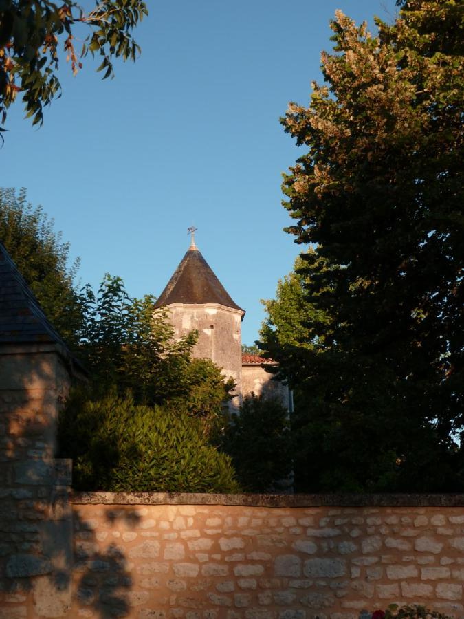 La Laiterie Du Logis Bed & Breakfast Chaniers Dış mekan fotoğraf