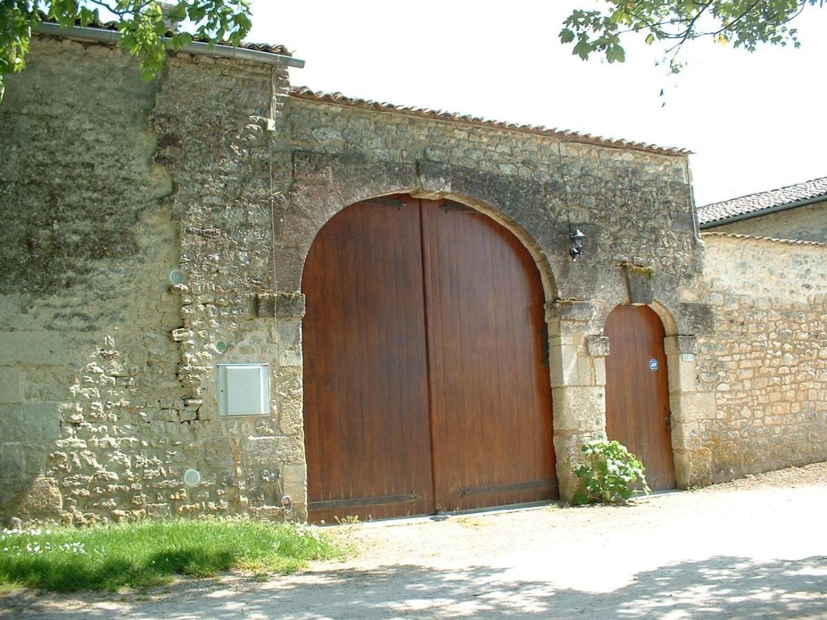 La Laiterie Du Logis Bed & Breakfast Chaniers Dış mekan fotoğraf