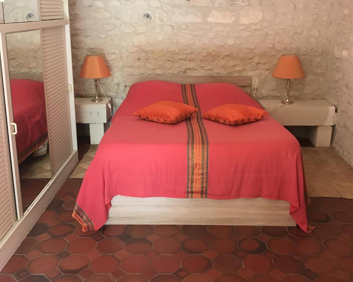 La Laiterie Du Logis Bed & Breakfast Chaniers Dış mekan fotoğraf