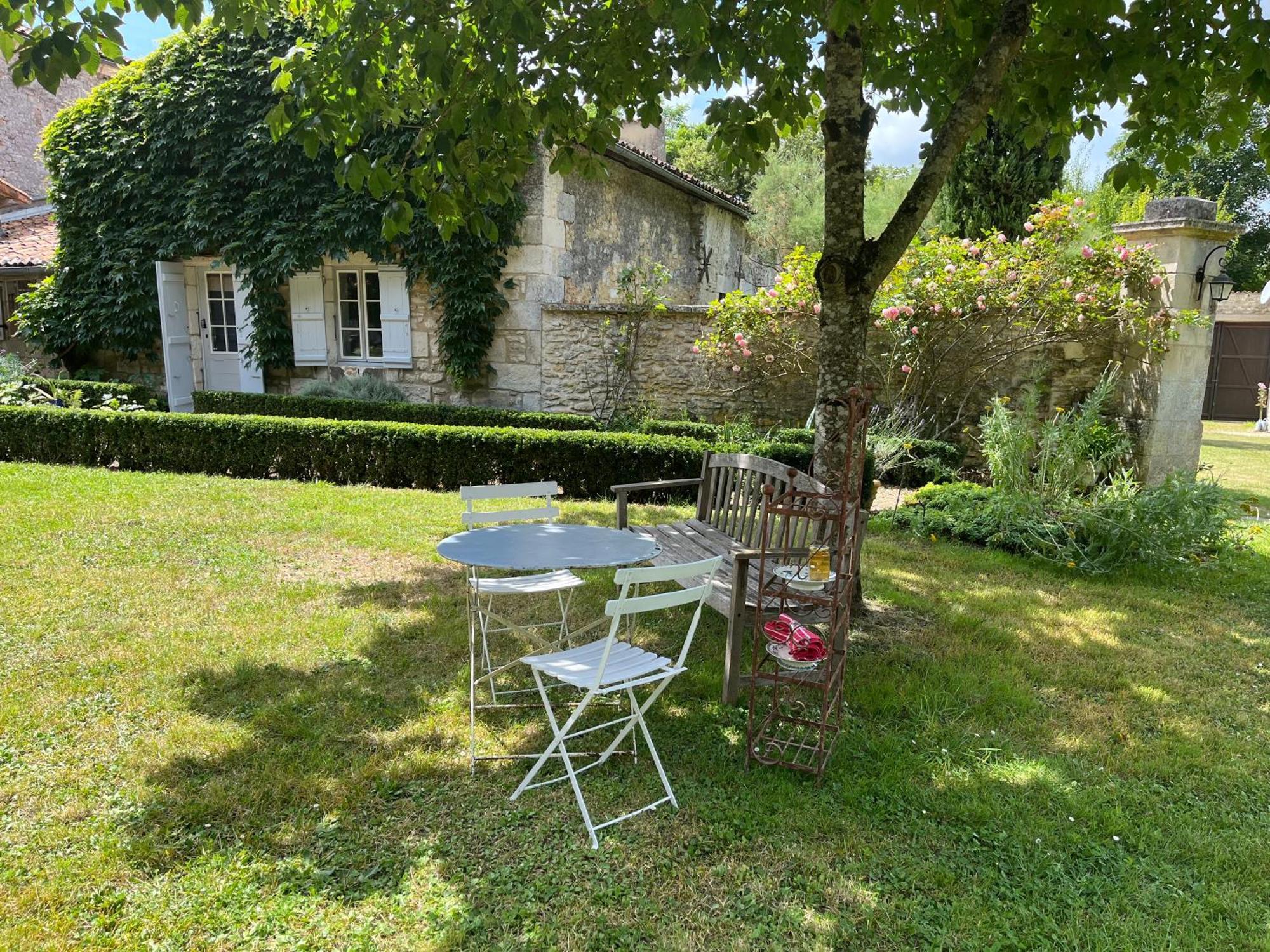 La Laiterie Du Logis Bed & Breakfast Chaniers Dış mekan fotoğraf